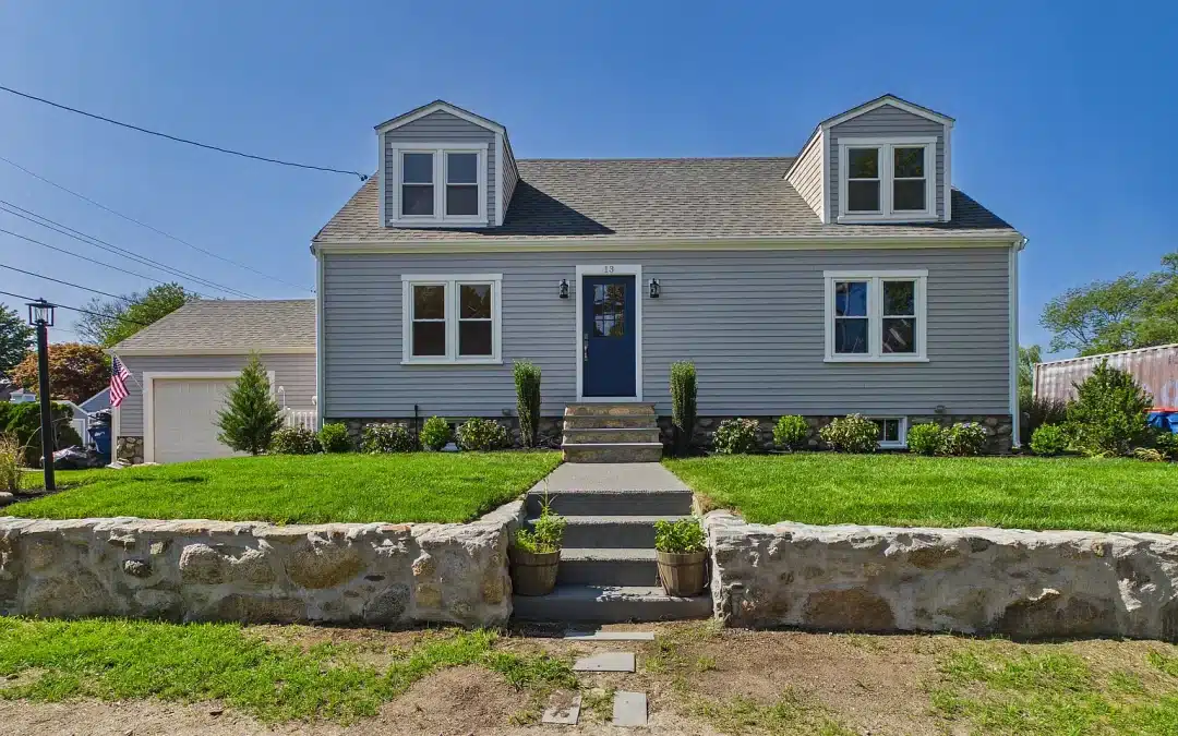 13 Hammond St, Mattapoisett, MA 02739
