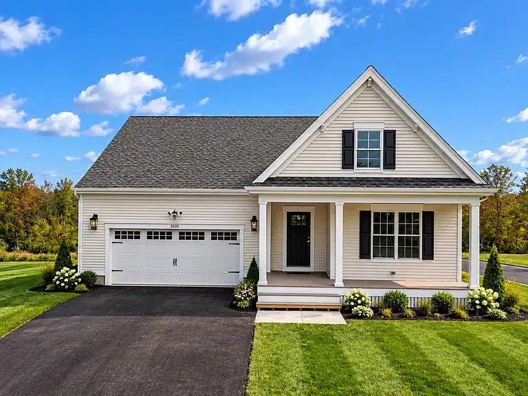74 Club House Dr, Dighton, MA 02715